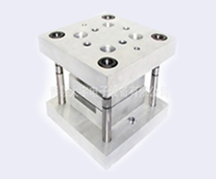  Electrical plastic injection mold